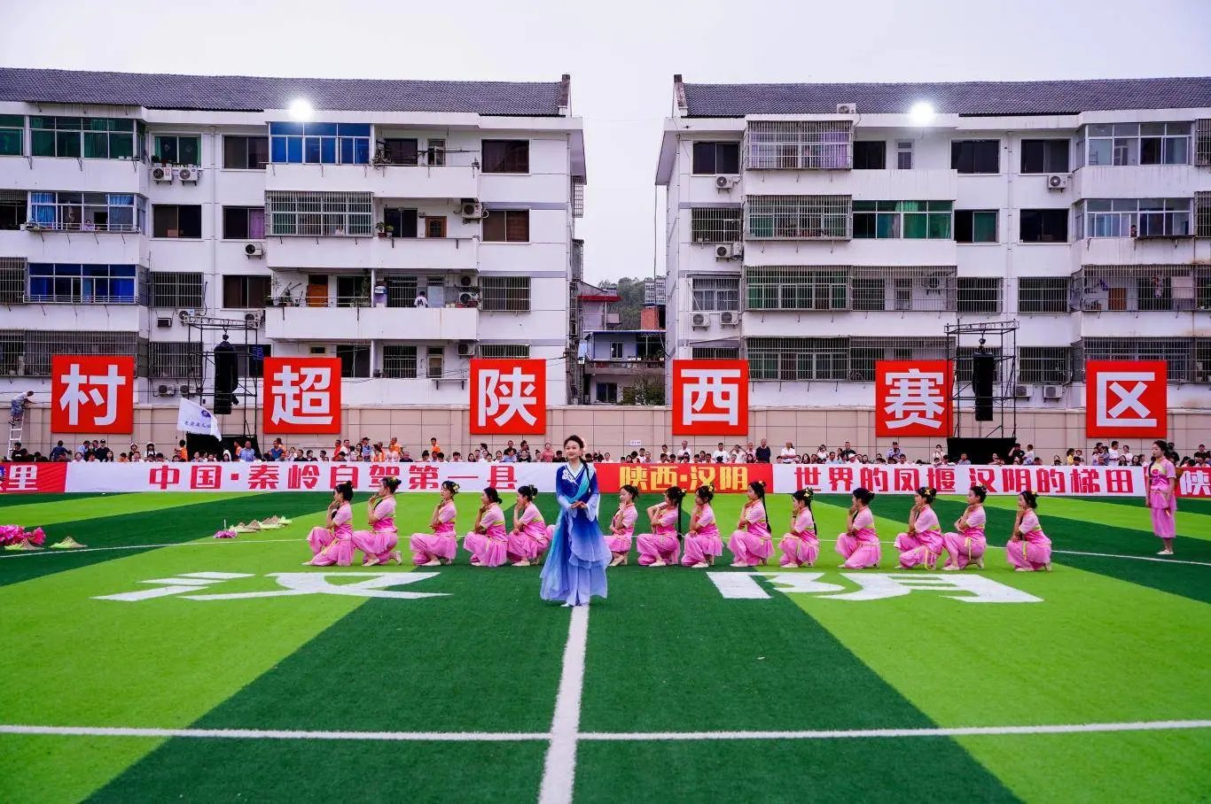 img, 在两个月的