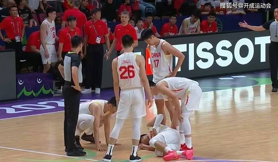 内线, 国男篮被球