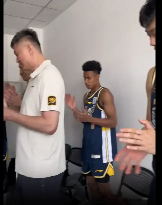 唱生日歌时